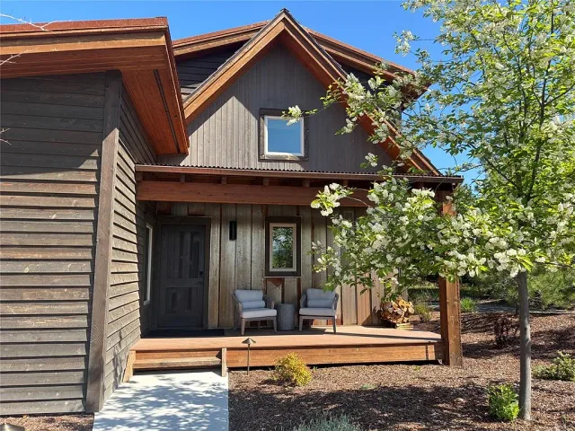 Cottage living in the Wilderness Club golf community