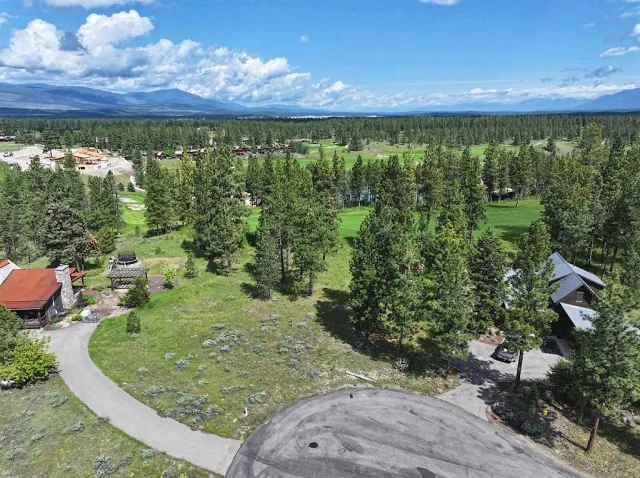 Golf resort lot off the 9th hole at the Wilderness Club 2 of 16