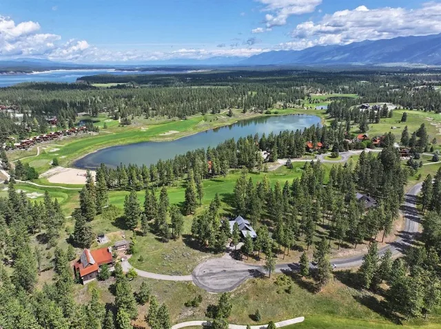 Golf resort lot off the 9th hole at the Wilderness Club 4 of 16