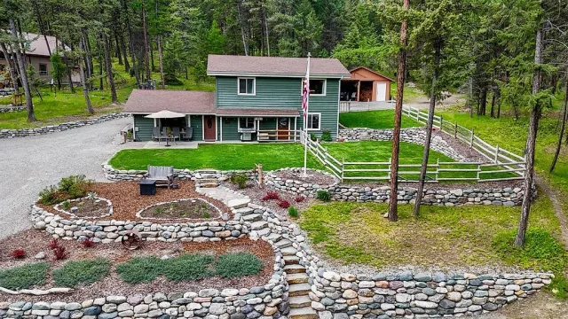 Well-kept 3-bed with Glen Lake views and shop space 2 of 16